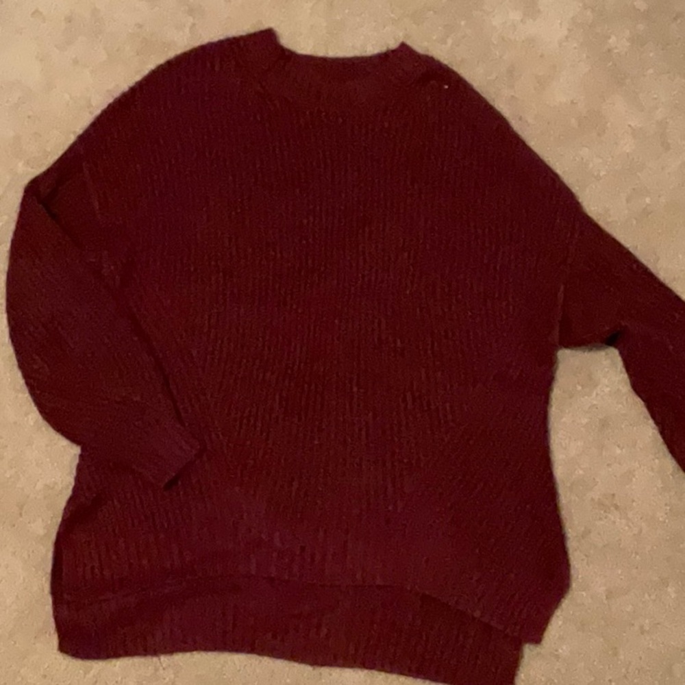 American Eagle EUC burgundy, super soft sweater.  Size medium